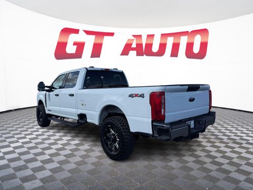 2023 Ford F-350 Super Duty XLT Crew Cab Lower Image 3