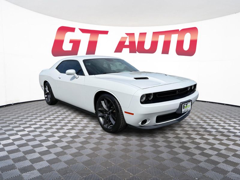 2019 Dodge Challenger SXT Upper Image 1