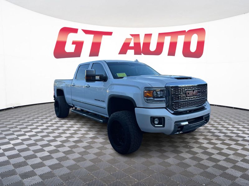 2019 GMC Sierra 3500HD Denali Crew Cab Upper Image 1