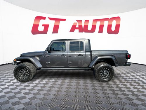 2021 Jeep Gladiator Willys Crew Cab Lower Image 2