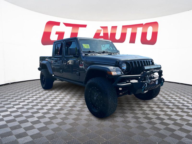 2021 Jeep Gladiator Willys Crew Cab Upper Image 1