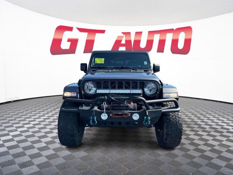 2021 Jeep Gladiator Willys photo 2