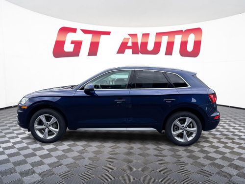 2020 Audi Q5 quattro Prestige 45 TFSI Lower Image 2