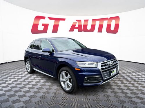 7722 - 2020 Audi Q5 quattro Prestige 45 TFSI