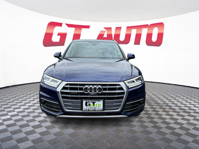2020 Audi Q5 quattro Prestige 45 TFSI Upper Image 2