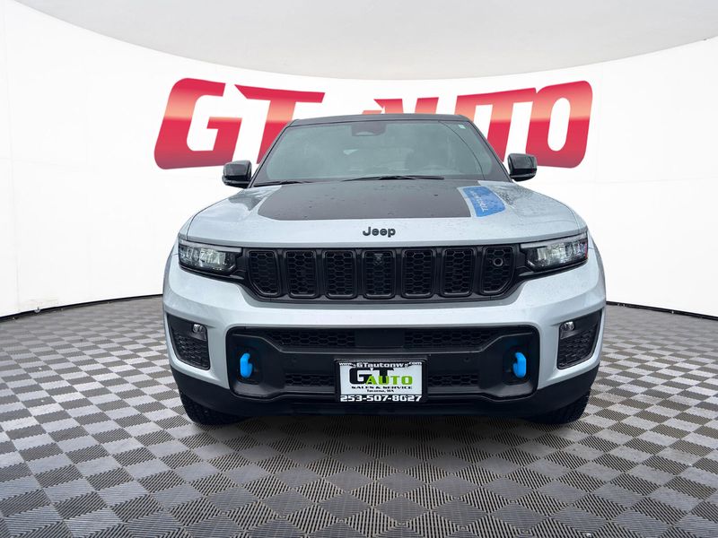 2023 Jeep Grand Cherokee Trailhawk Sport photo 2