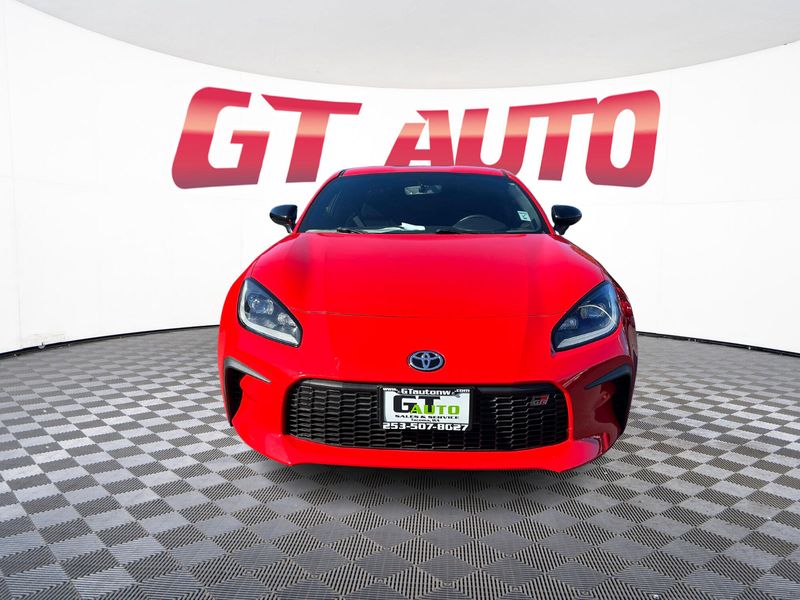 2023 Toyota GR86 Base Upper Image 2