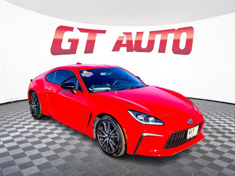 2023 Toyota GR86 Base Upper Image 1