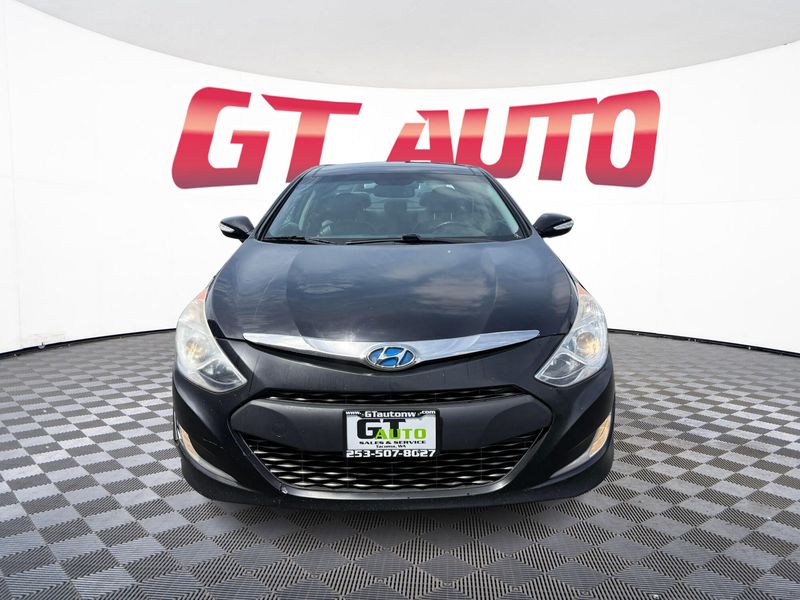 2011 Hyundai Sonata Hybrid photo 2
