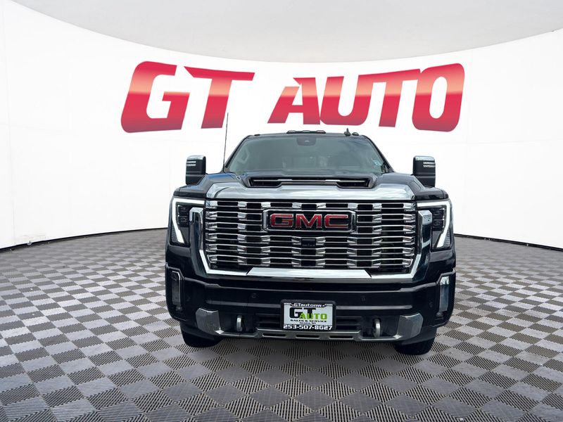 2024 GMC Sierra 3500HD Denali Crew Cab Upper Image 2