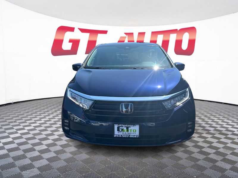 2023 Honda Odyssey Touring Passenger Upper Image 2