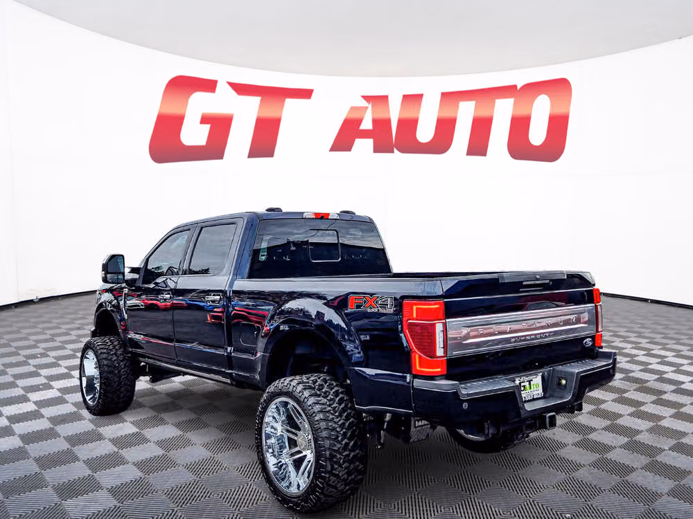 2022 Ford F-250 Super Duty Platinum Lower Image 3
