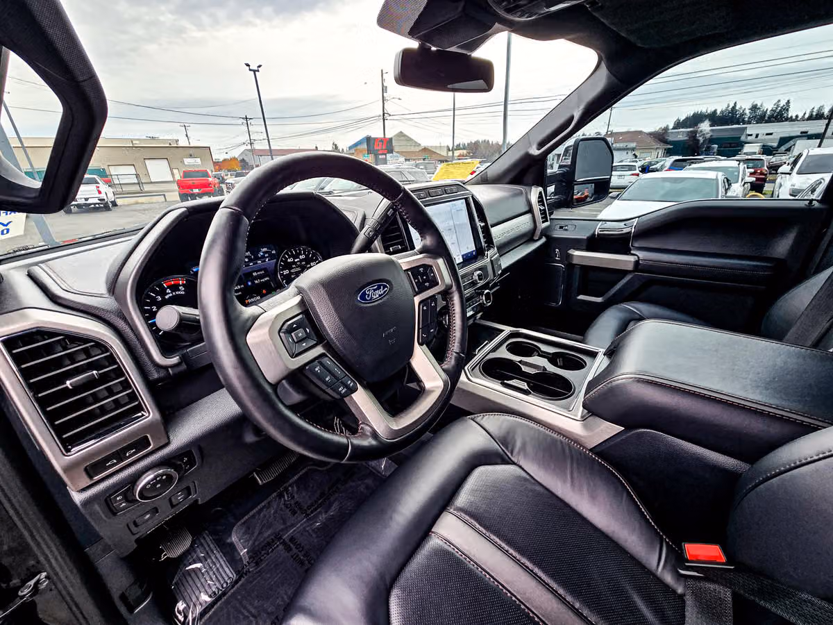 2022 Ford F-250 Super Duty Platinum Image 9