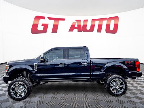 2022 Ford F-250 Super Duty Platinum Crew Cab Lower Image 2