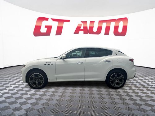 2023 Maserati Levante Modena Lower Image 2