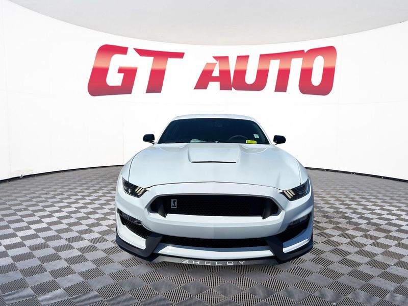 2017 Ford Mustang Shelby GT350 Upper Image 2