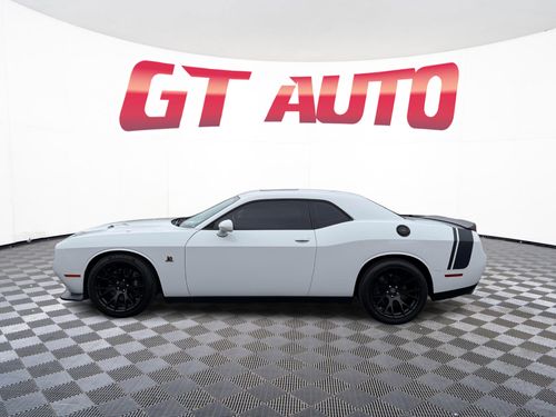 2018 Dodge Challenger R/T Scat Pack Lower Image 2