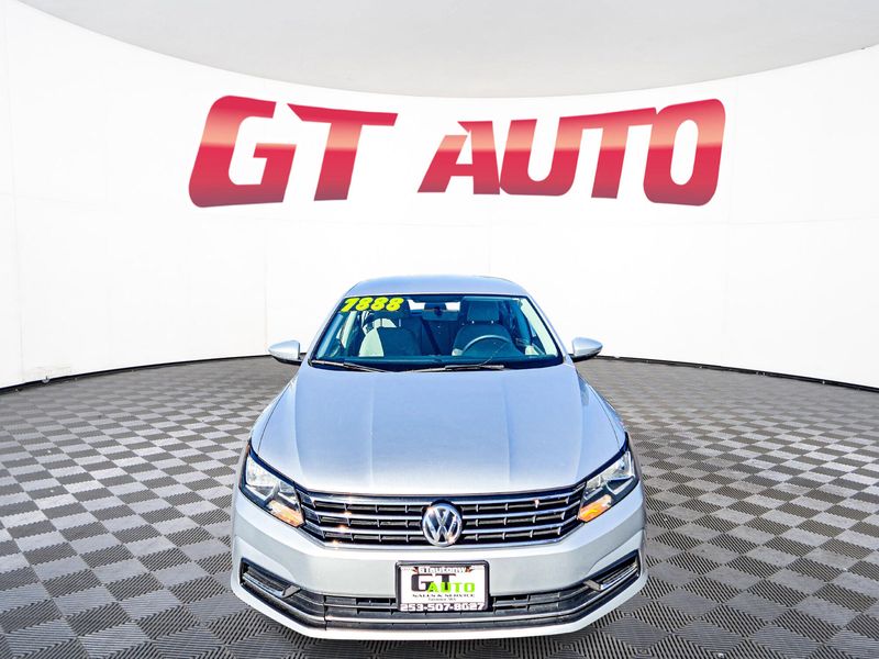 2016 Volkswagen Passat 1.8T S Upper Image 2