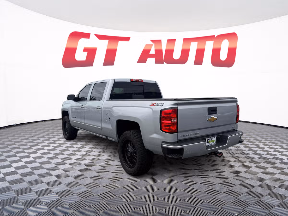 2018 Chevrolet Silverado 1500 LT Z71 Crew Cab Image 5
