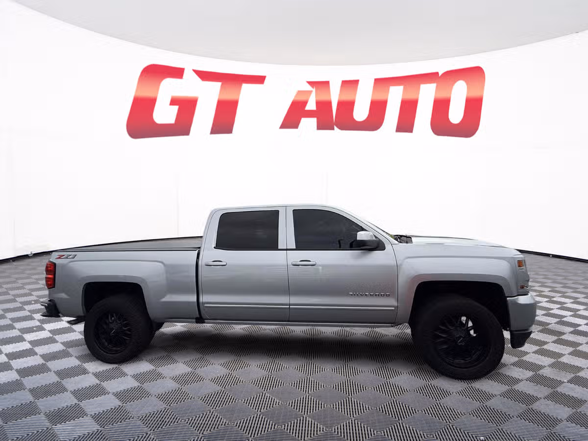 2018 Chevrolet Silverado 1500 LT Z71 Crew Cab Image 8