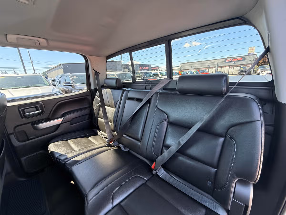 2018 Chevrolet Silverado 1500 LT Z71 Crew Cab Image 12