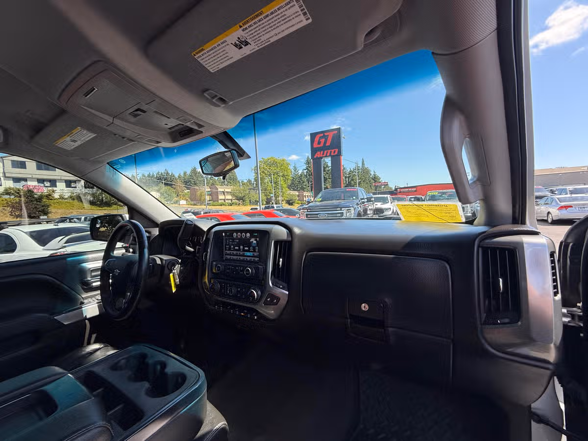 2018 Chevrolet Silverado 1500 LT Z71 Crew Cab Image 15
