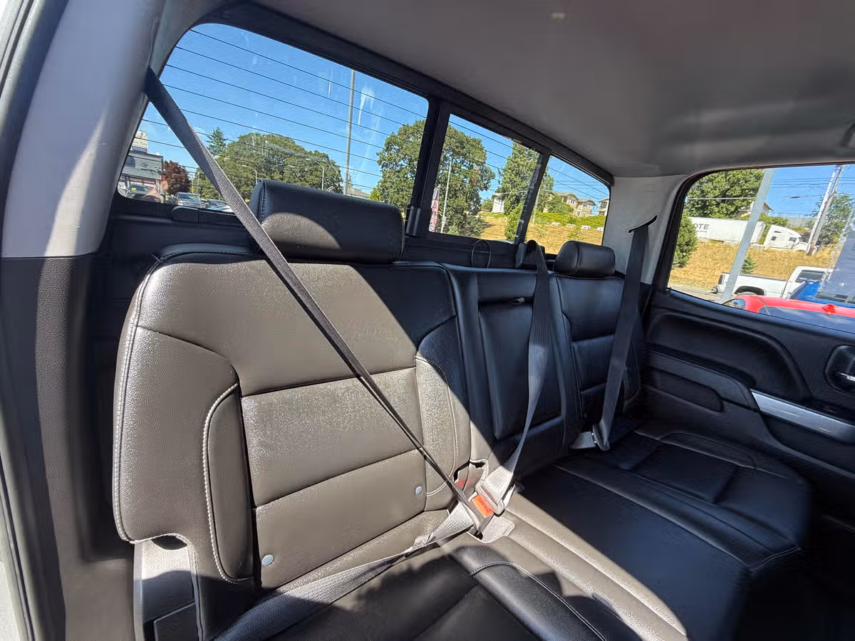 2018 Chevrolet Silverado 1500 LT Z71 Crew Cab Image 17