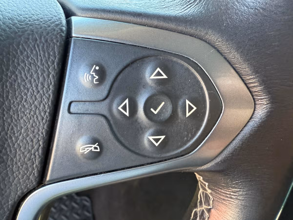 2018 Chevrolet Silverado 1500 LT Z71 Crew Cab Image 23