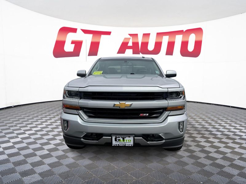 2018 Chevrolet Silverado 1500 LT Z71 Crew Cab Upper Image 2