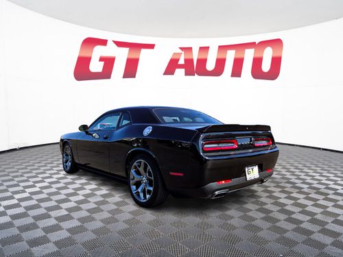 2017 Dodge Challenger SXT Lower Image 3