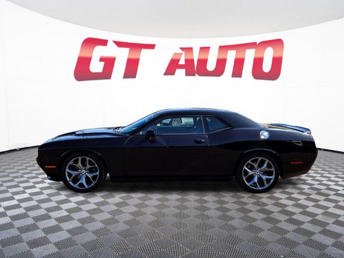2017 Dodge Challenger SXT Lower Image 2