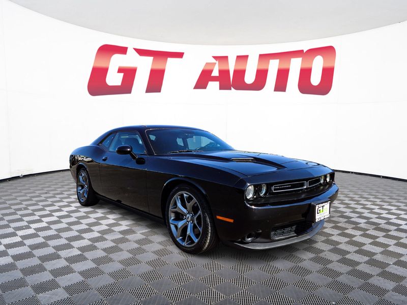 2017 Dodge Challenger SXT Upper Image 1