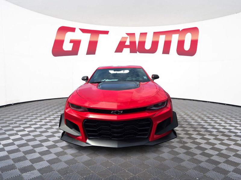 2022 Chevrolet Camaro ZL1 photo 2
