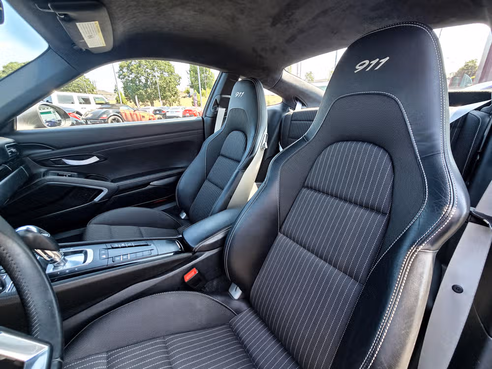 2019 Porsche 911 Carrera T Image 9