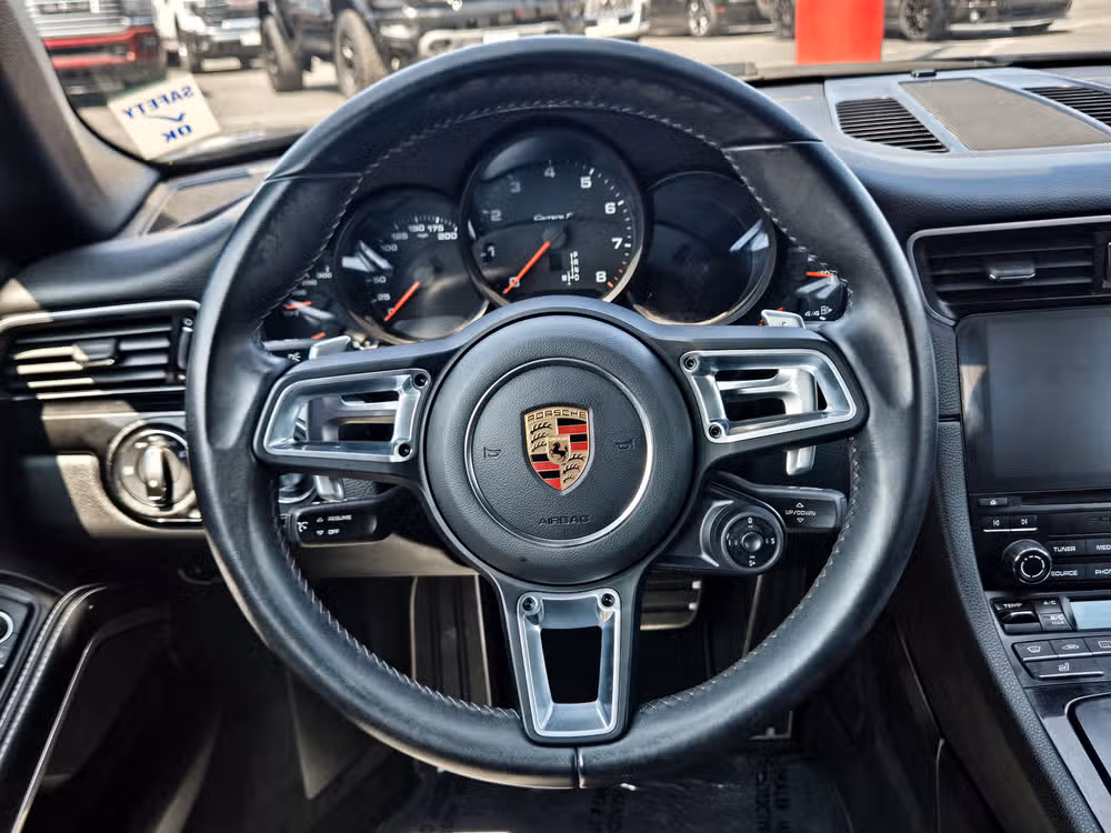 2019 Porsche 911 Carrera T Image 16