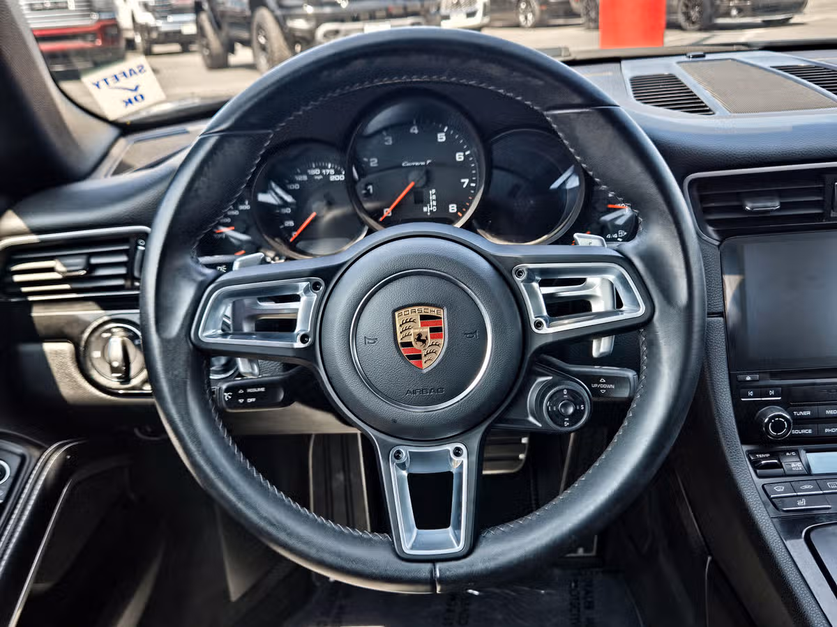 2019 Porsche 911 Carrera T Image 16