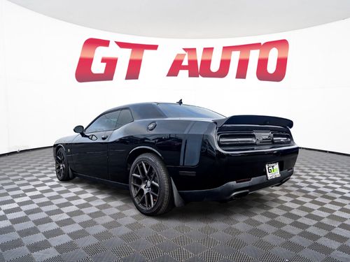 2016 Dodge Challenger 392 HEMI Scat Pack Shaker Lower Image 3