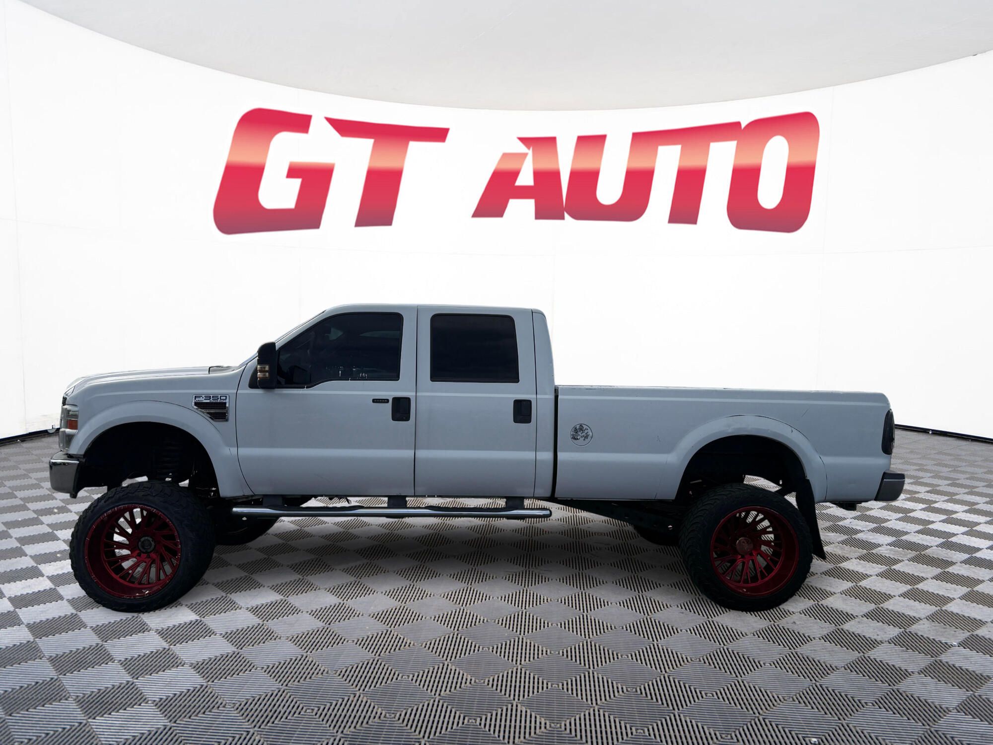 View vehicle photo 4