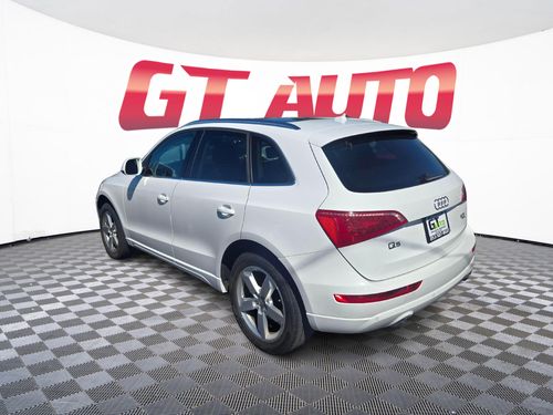 2012 Audi Q5 2.0T quattro Premium Plus Lower Image 2