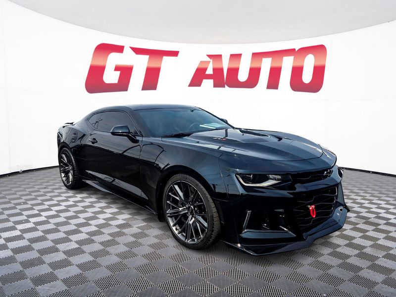 2022 Chevrolet Camaro ZL1 Upper Image 1