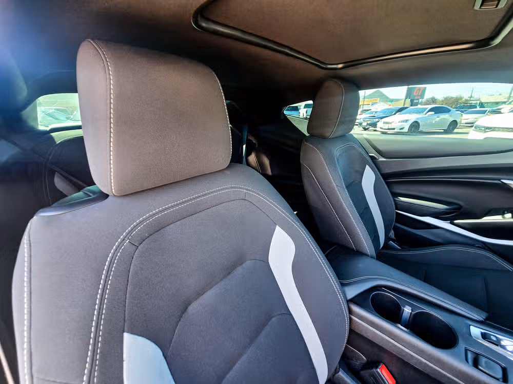 2018 Chevrolet Camaro LT Image 20
