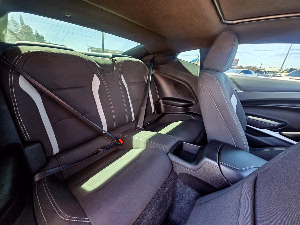 2018 Chevrolet Camaro LT Image 21
