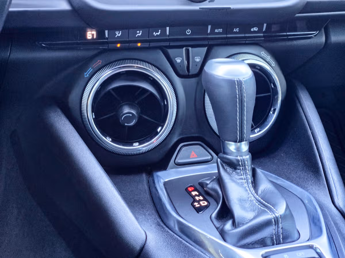 2018 Chevrolet Camaro LT Image 25