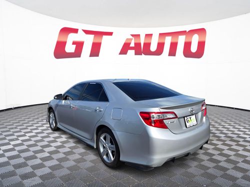 2012 Toyota Camry SE Lower Image 2