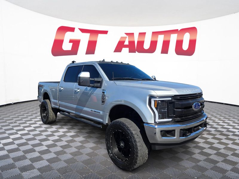 2019 Ford F-250 Super Duty Lariat Crew Cab Upper Image 1