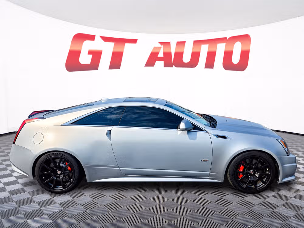 2013 Cadillac CTS-V Base Image 8