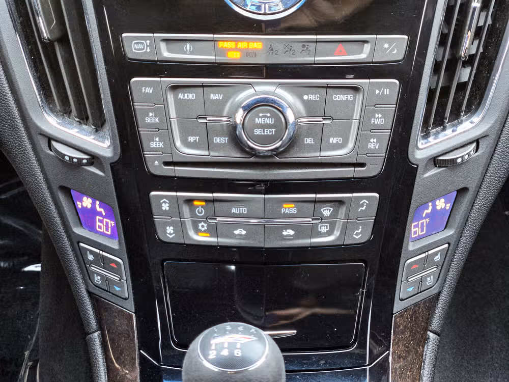2013 Cadillac CTS-V Base Image 34