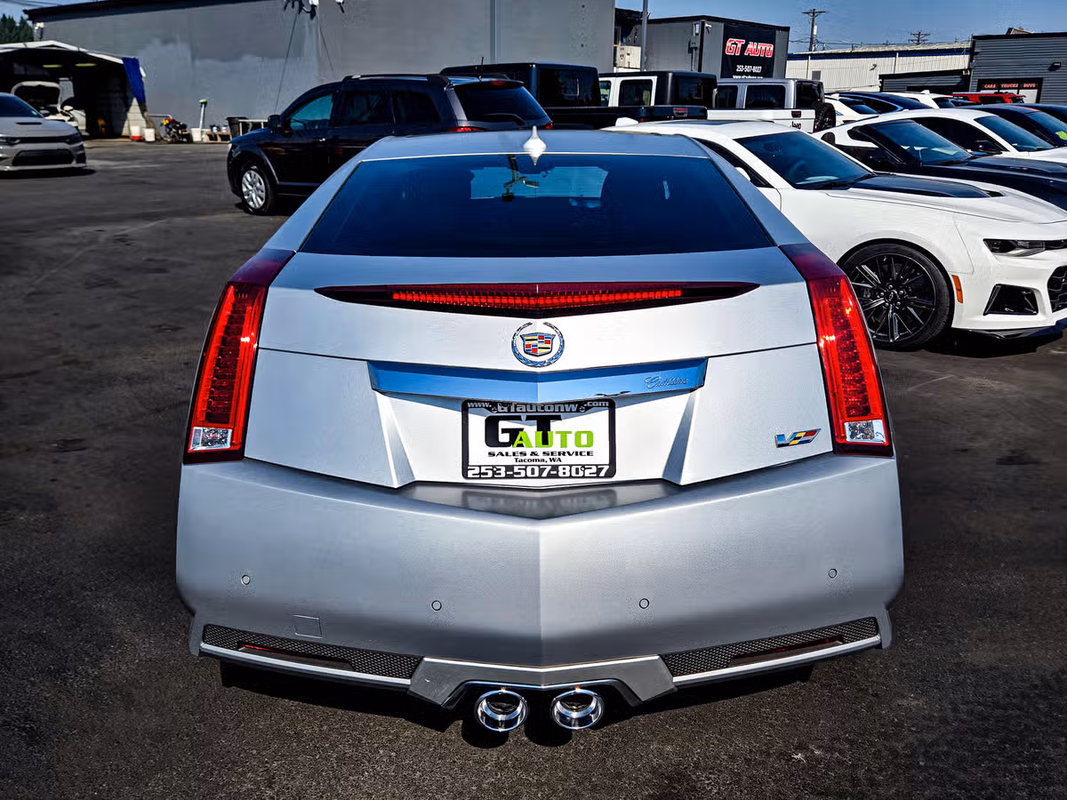 2013 Cadillac CTS-V Base Image 12