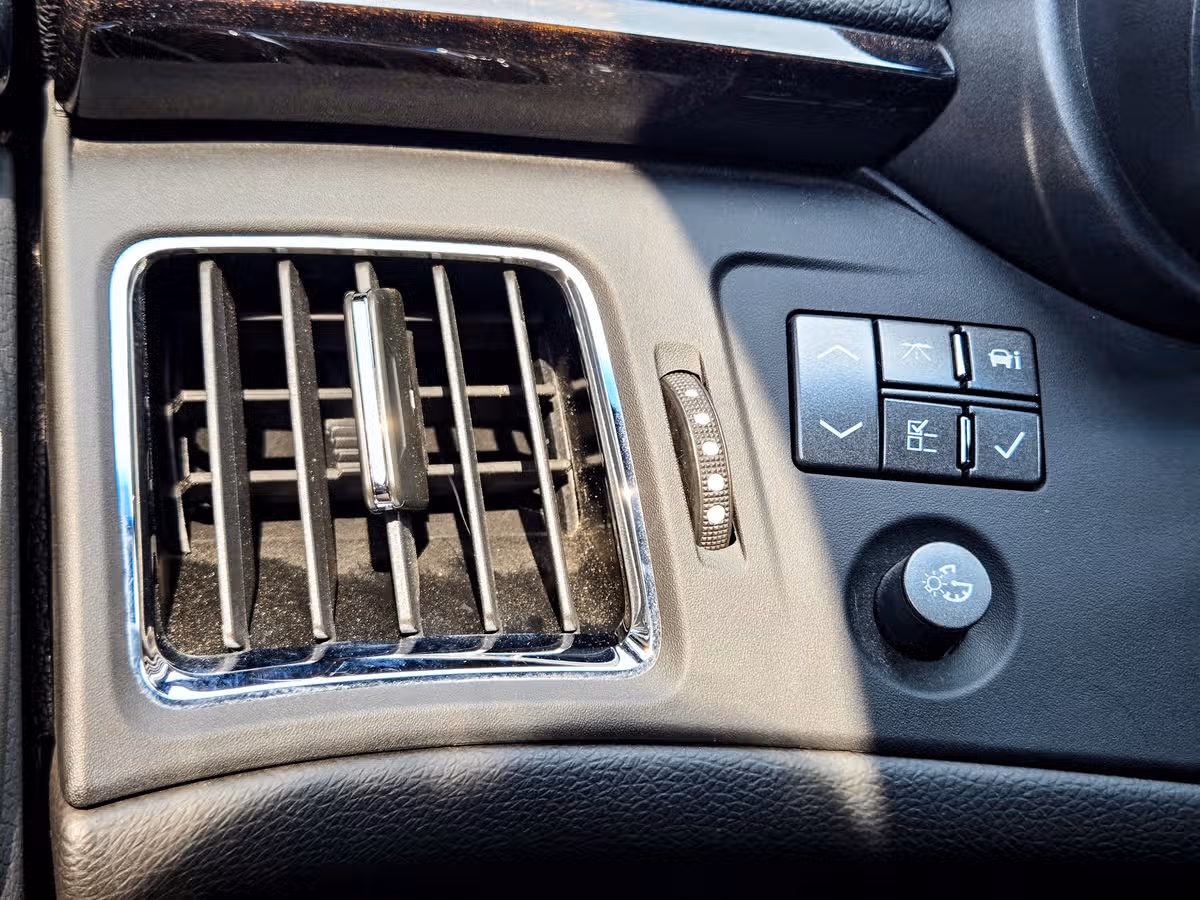 2013 Cadillac CTS-V Base Image 39