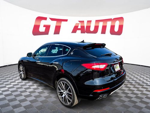 2017 Maserati Levante S Lower Image 3